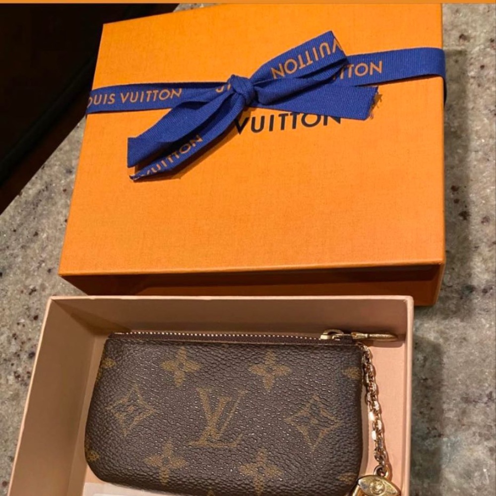 Louis Vuitton Key Clea Monogram Print